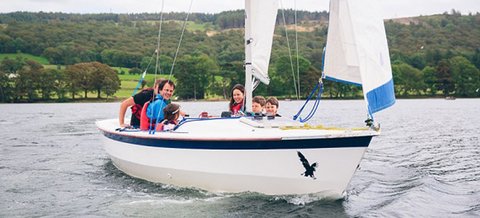 Sailing dinghy hire